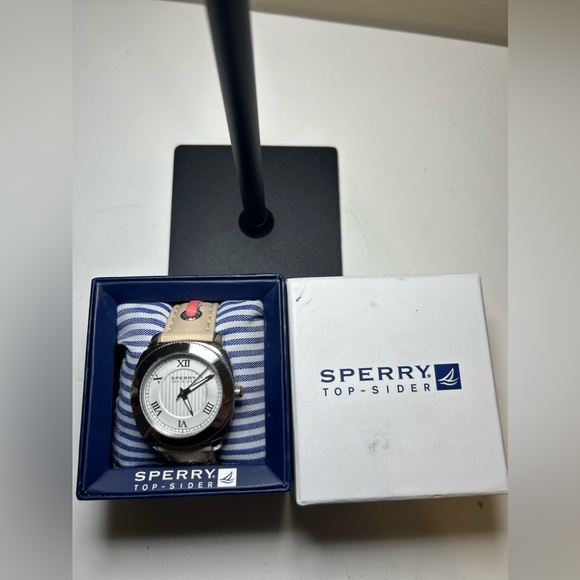 NWOT Sperry Top Sider Women’s Watch - Picture 11 of 11